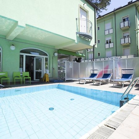 Residence Eurogarden Ріміні Екстер'єр фото