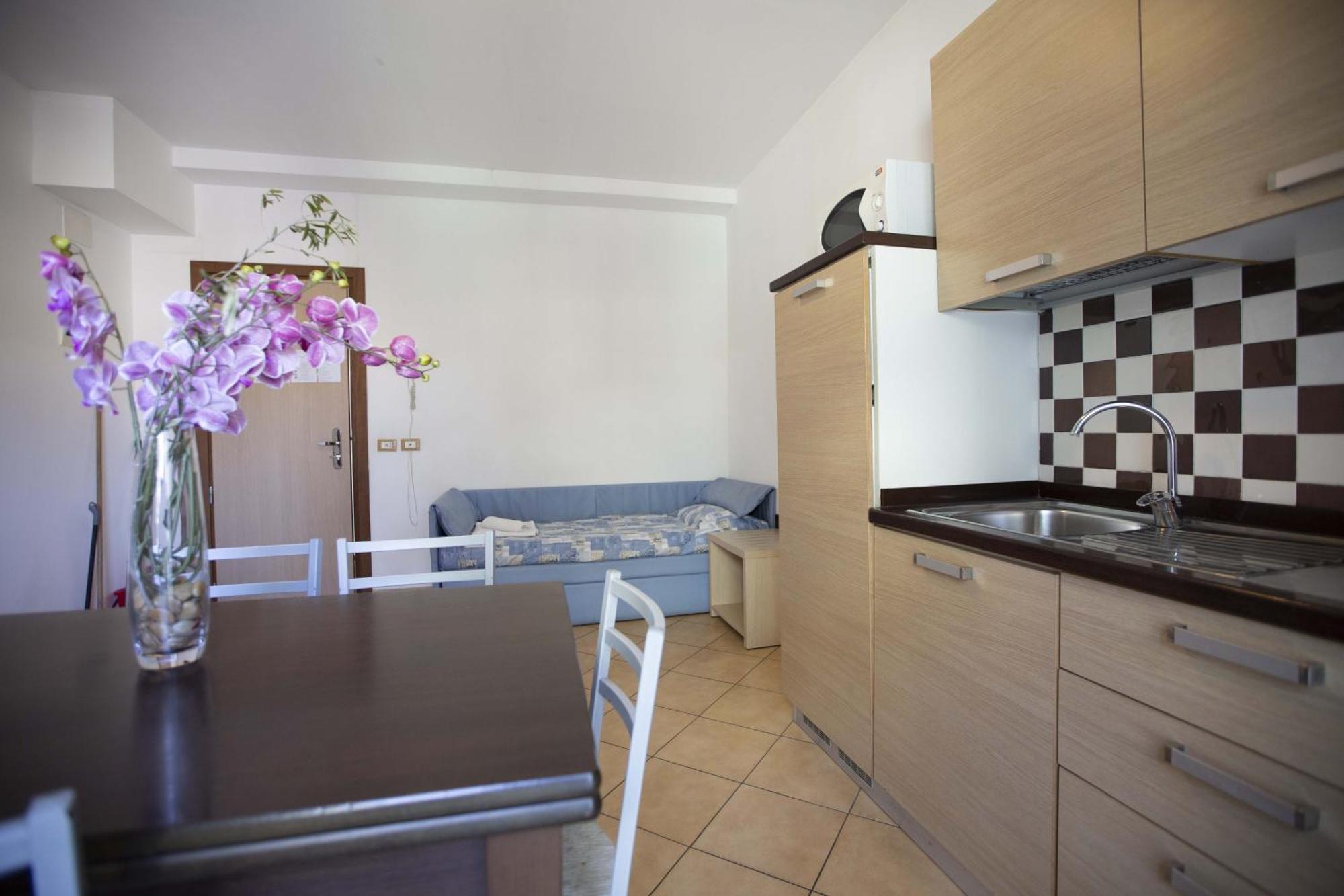 Residence Eurogarden Ріміні Екстер'єр фото