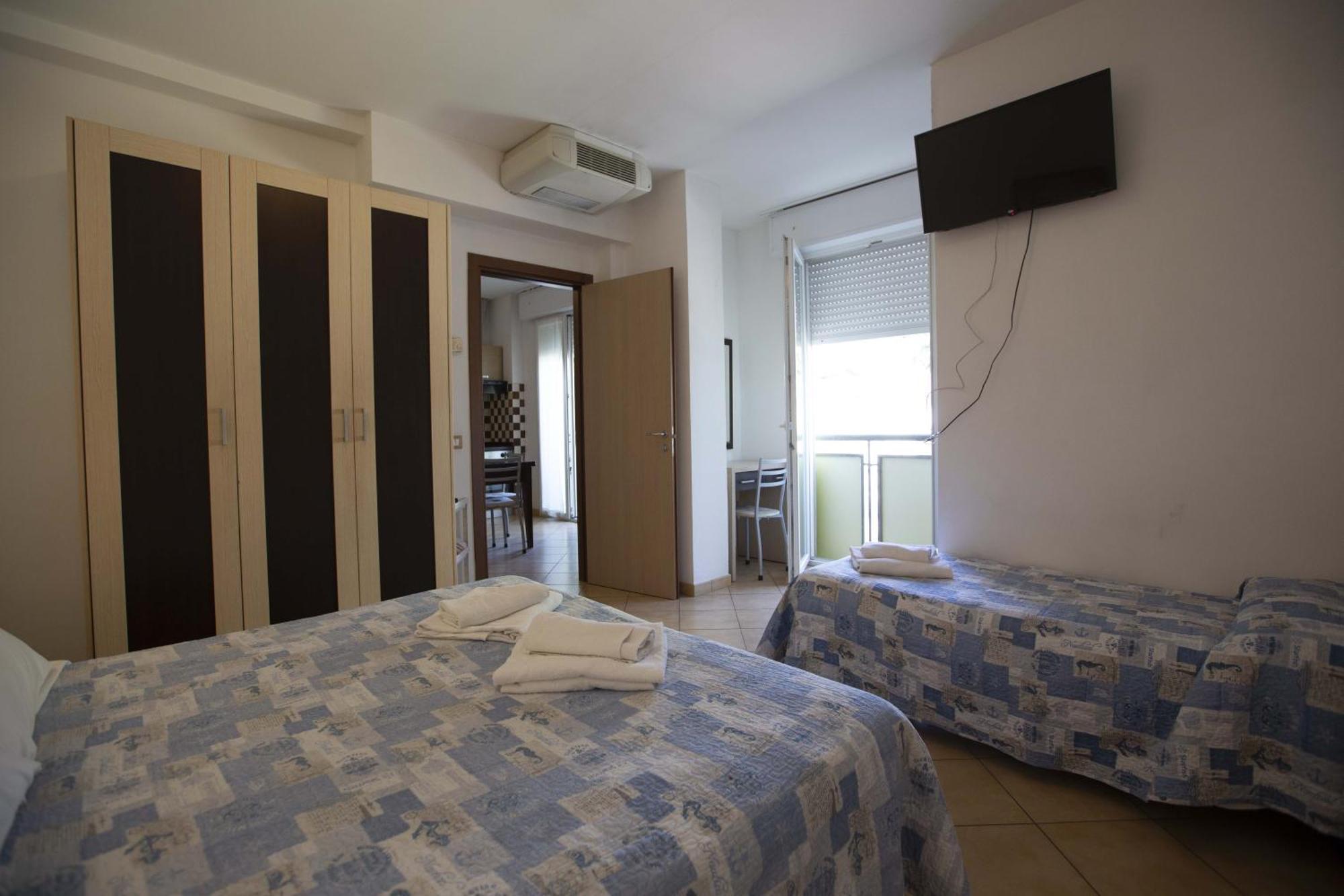 Residence Eurogarden Ріміні Екстер'єр фото