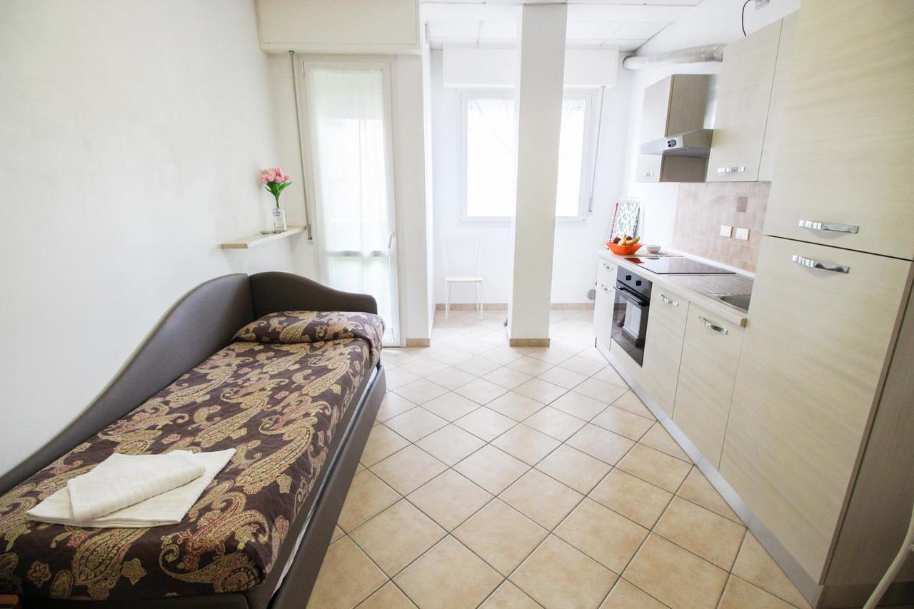 Residence Eurogarden Ріміні Екстер'єр фото